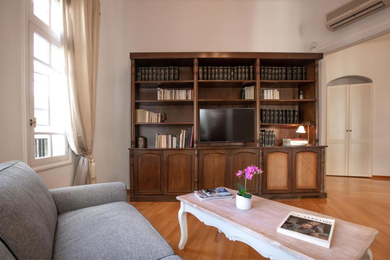 Neoclassical Apartment Close To Syntagma-Plaka By Ghh เอเธนส์ ภายนอก รูปภาพ