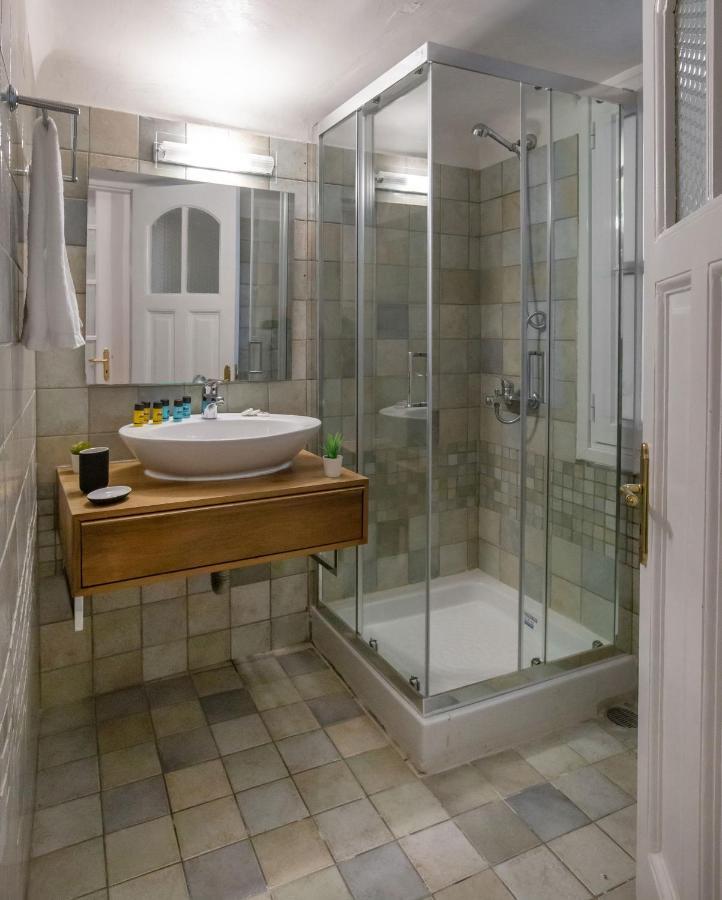 Neoclassical Apartment Close To Syntagma-Plaka By Ghh เอเธนส์ ภายนอก รูปภาพ