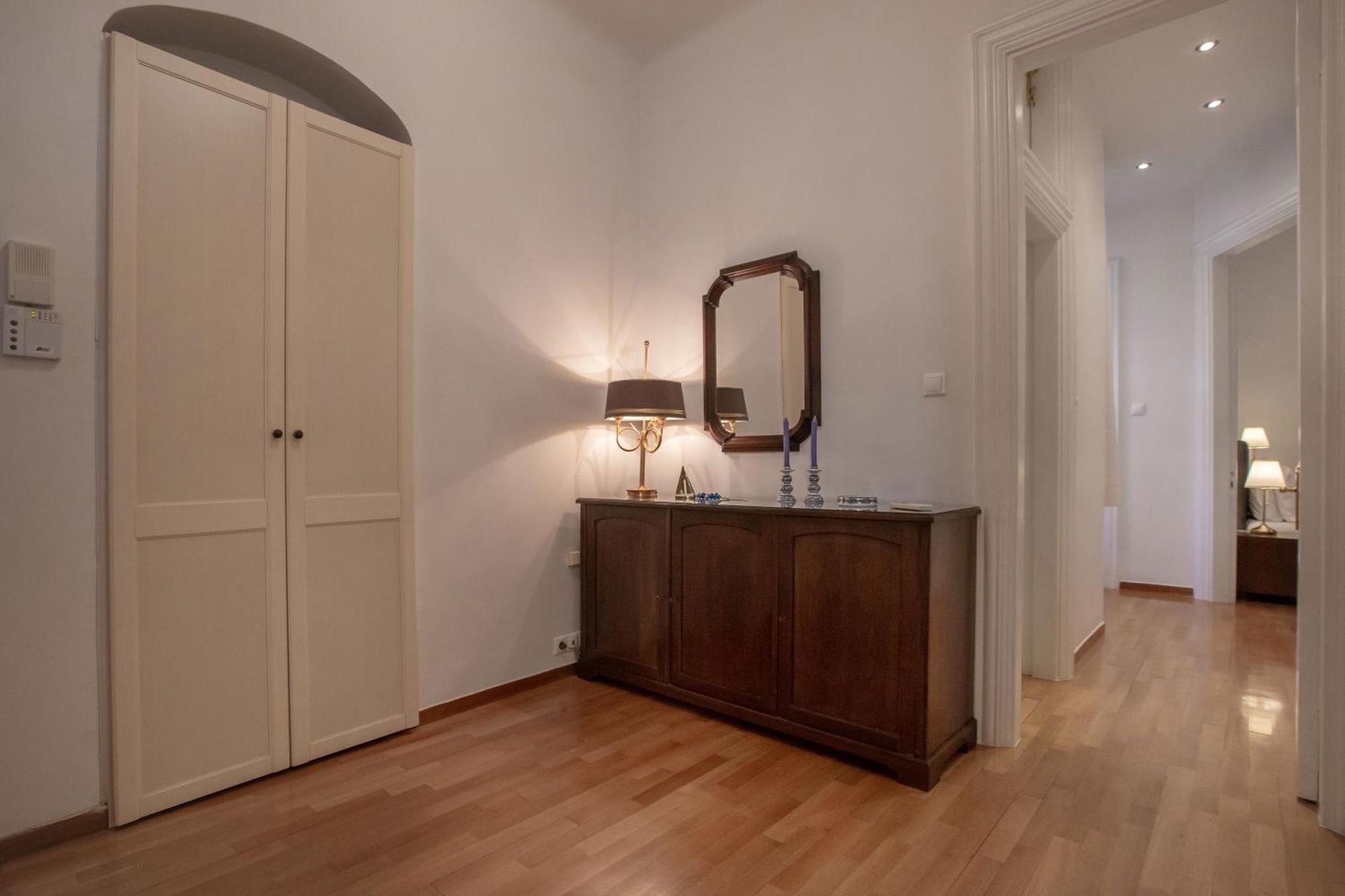 Neoclassical Apartment Close To Syntagma-Plaka By Ghh เอเธนส์ ภายนอก รูปภาพ